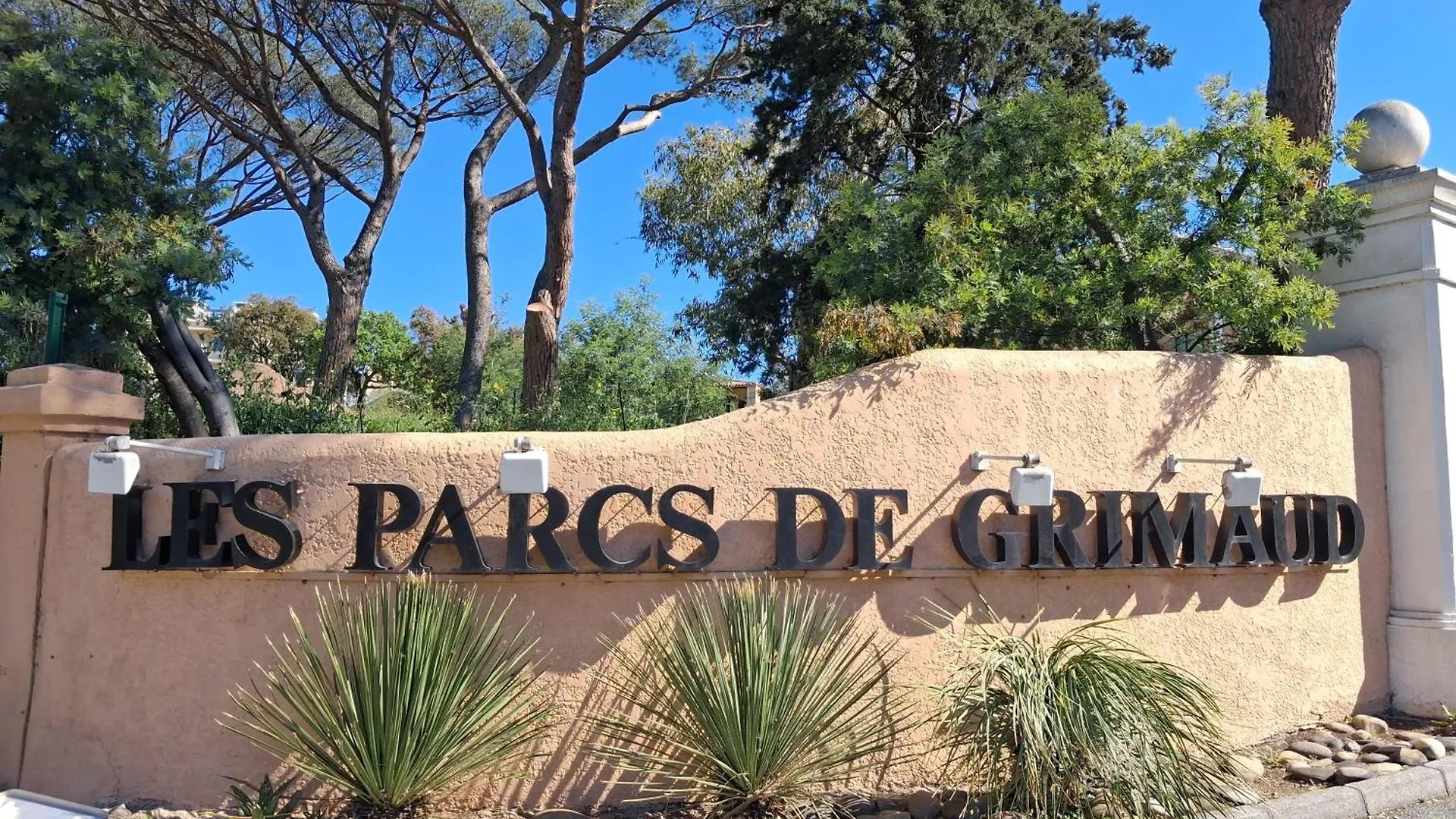 Joli Appartement Les Parcs De Grimaud - Piscine France