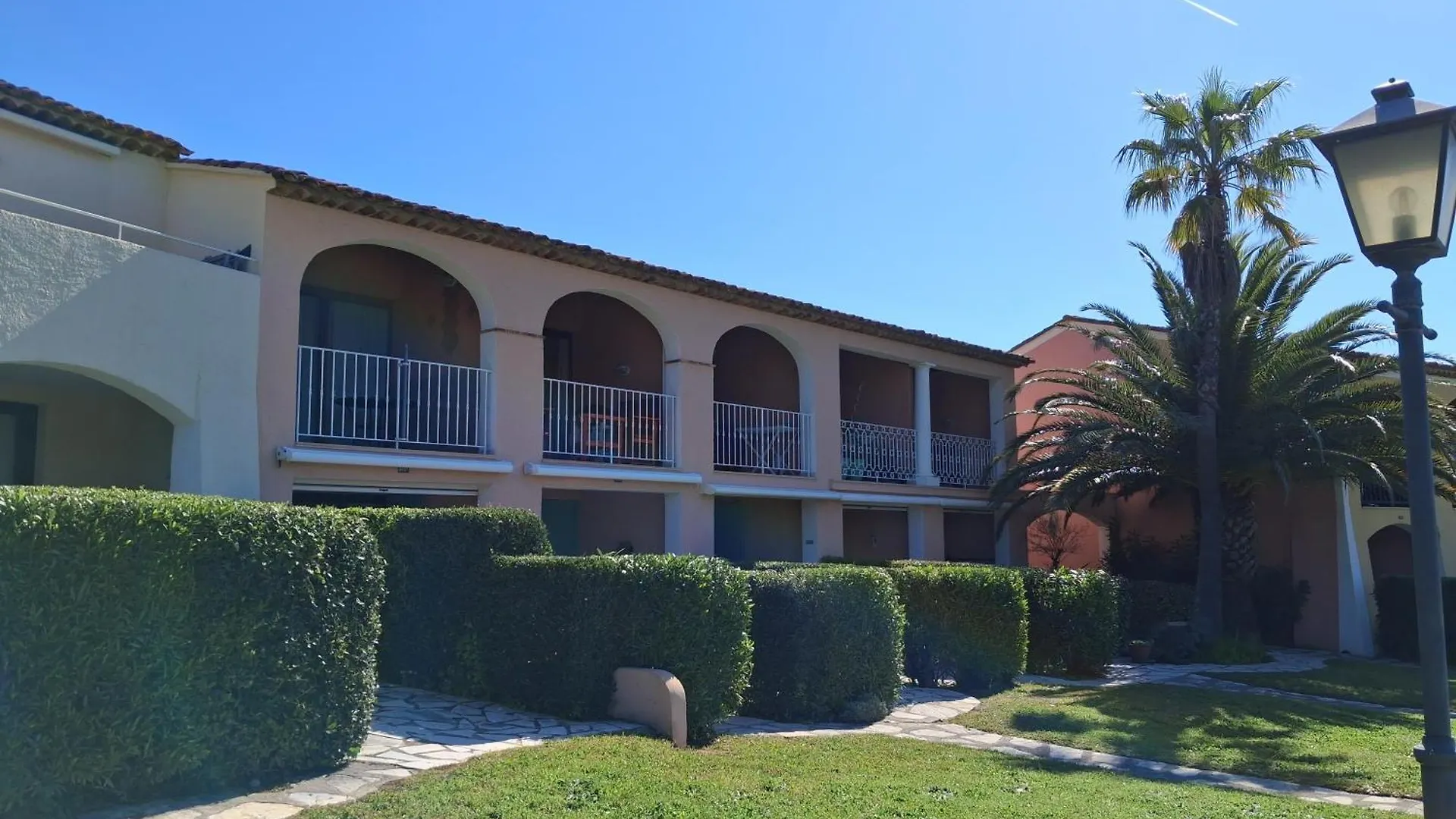 Apartment Joli Appartement Les Parcs De Grimaud - Piscine