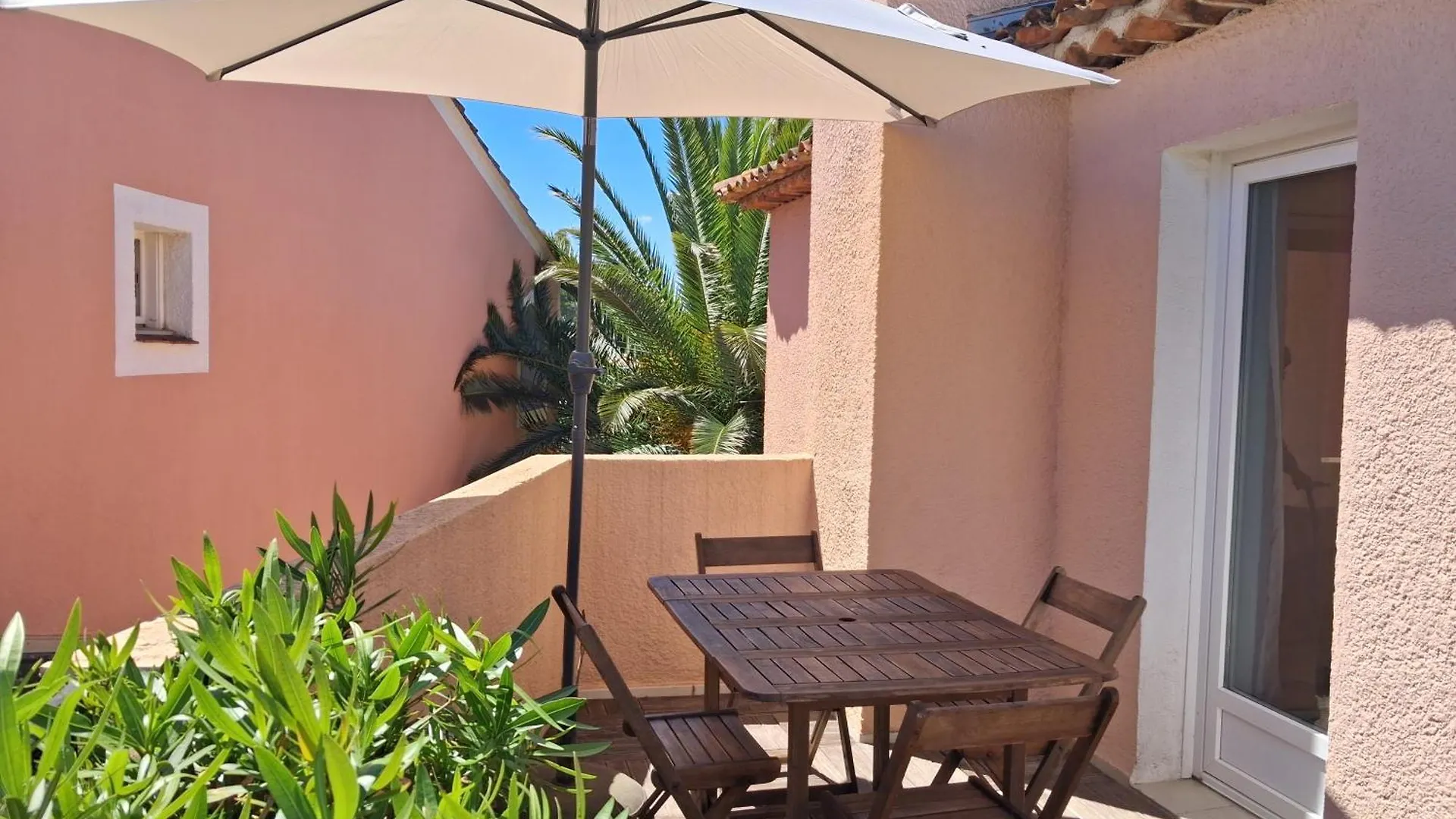 Joli Appartement Les Parcs De Grimaud - Piscine Apartment