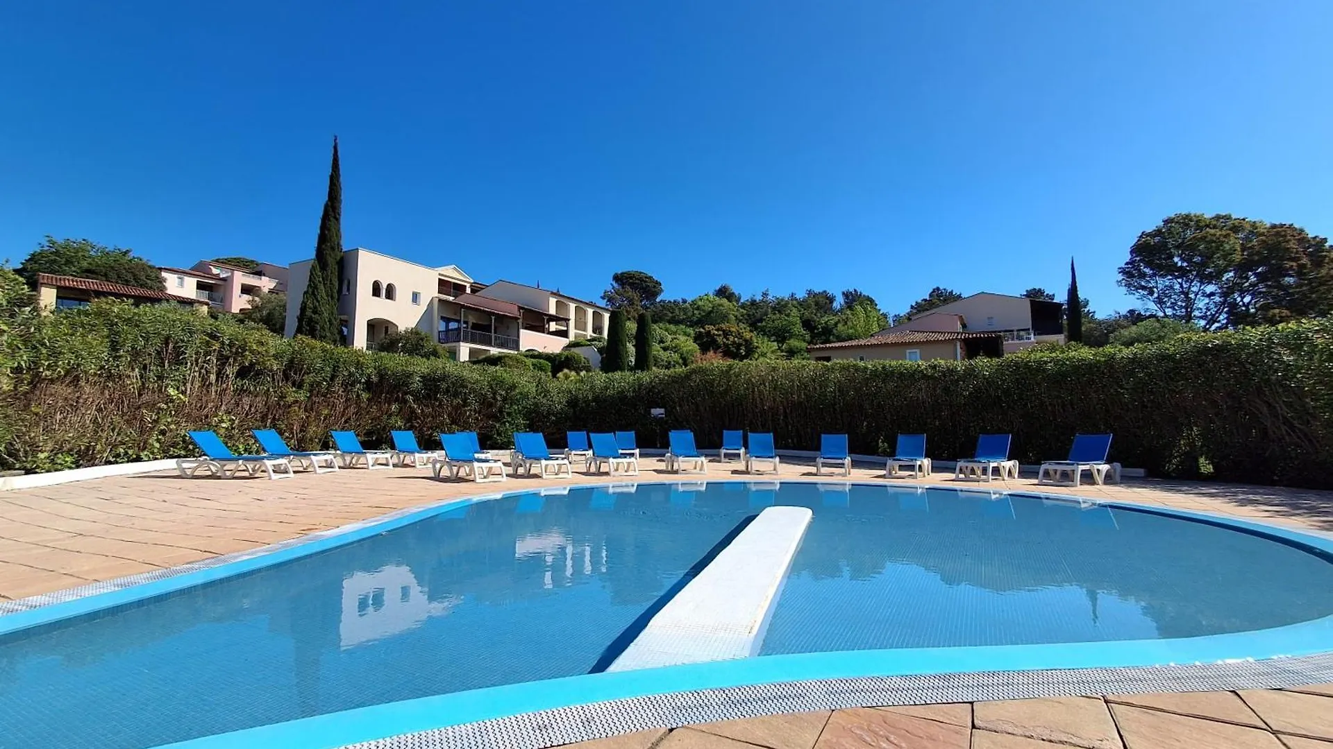 Apartment Joli Appartement Les Parcs De Grimaud - Piscine