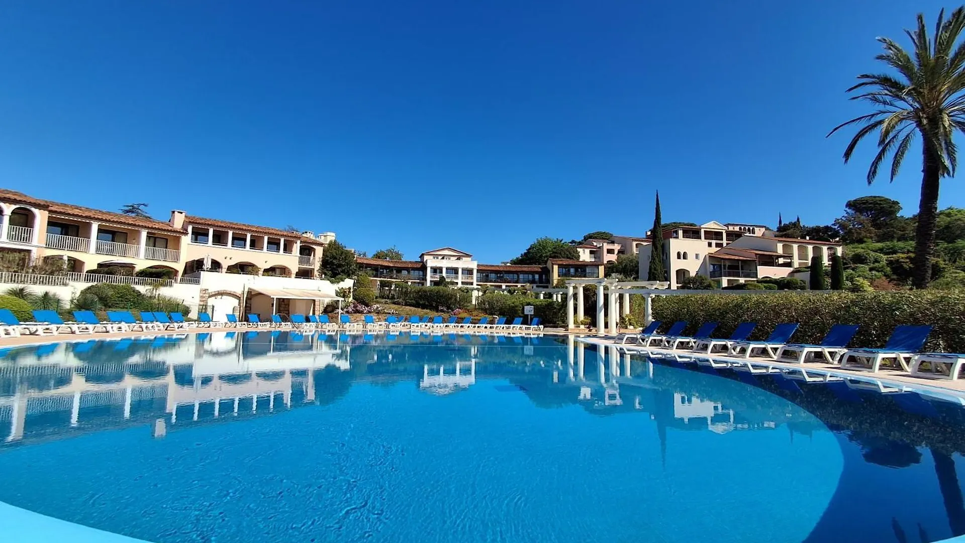 Joli Appartement Les Parcs De Grimaud - Piscine 0*,  France